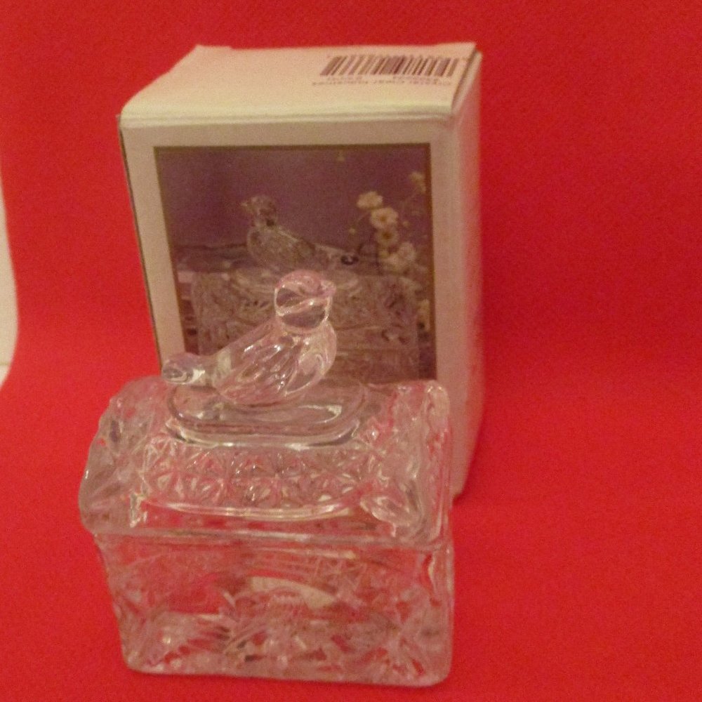 Crystal Trinket Box Song Bird Lidded Crystal Trinket Box Etched Crystal Songbird
